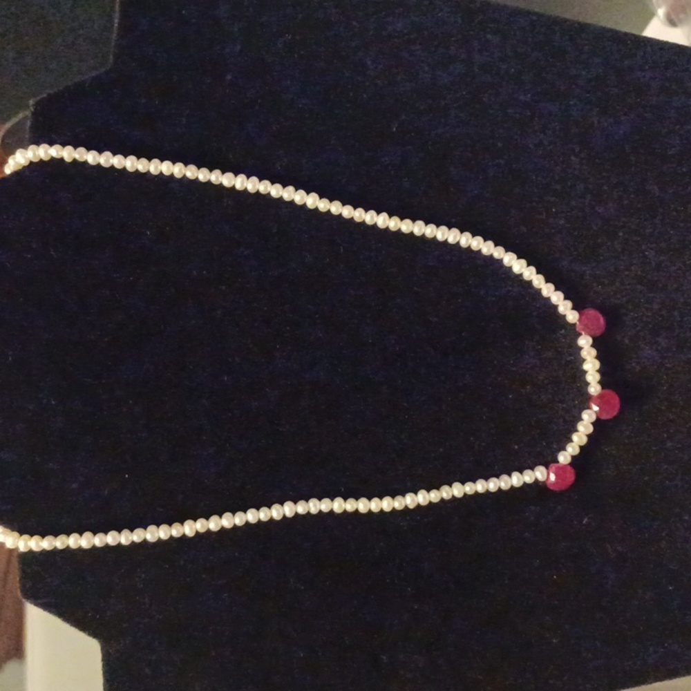 GENUINE PEARLS, 17 INCHES, LIKE NEW